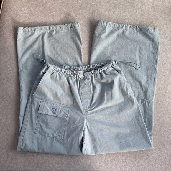 PacSun Parachute Cargo Pants. Light Blue. Medium. - Picture 5 of 10